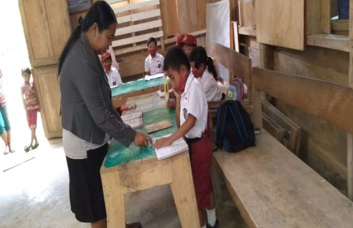 Hasil Studi : Tunjangan Khusus Memotivasi Kerja Guru di Daerah Terpencil