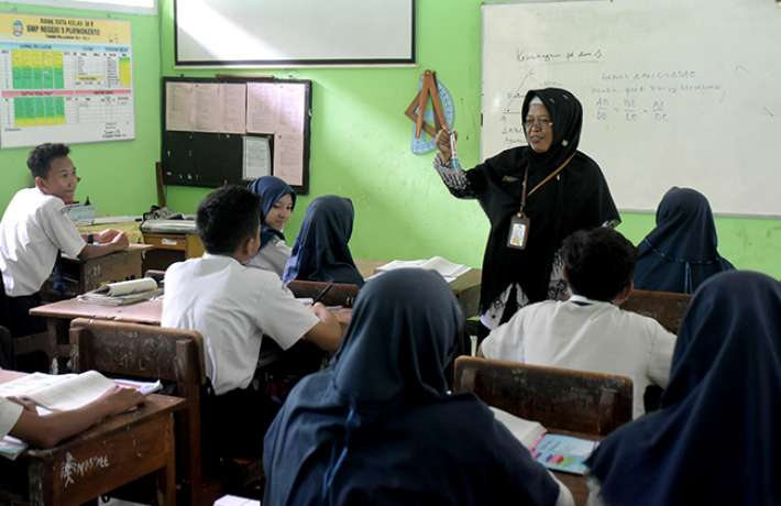 Begini Tahapan Penyaluran Tunjangan Guru