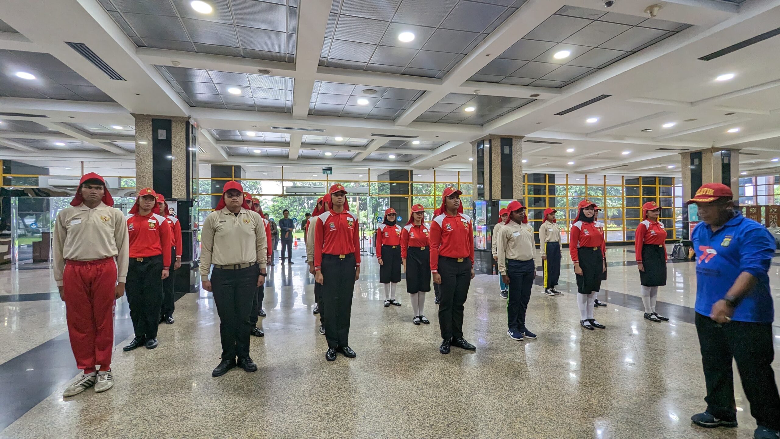 Pelatihan Paskibra Siswa ADEM