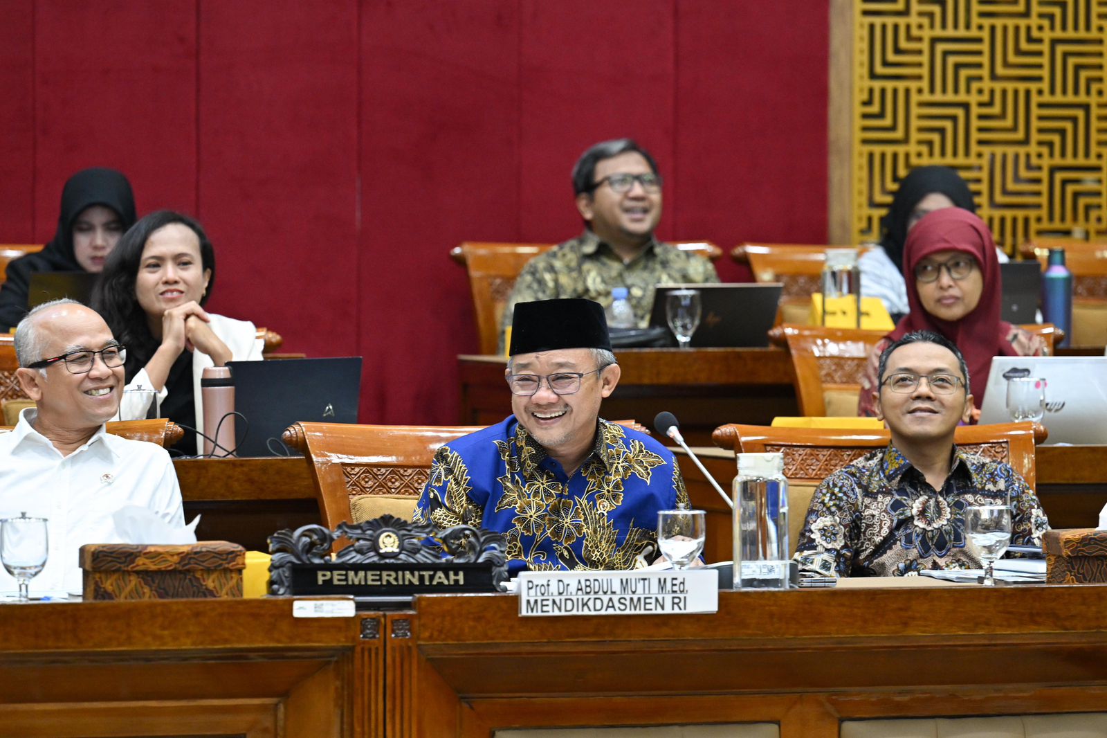 Upaya Kemendikdasmen Tingkatkan Kompetensi dan Kesejahteraan Guru