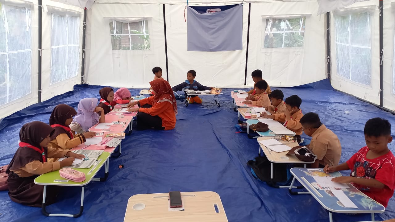 Kemendikdasmen Mulai Salurkan Tunjangan Khusus Bagi Guru Terdampak Bencana
